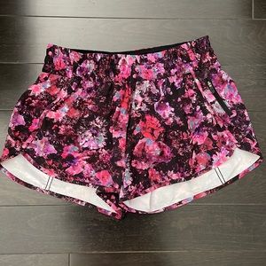 Lululemon Tracker Short Pink/purple floral 10